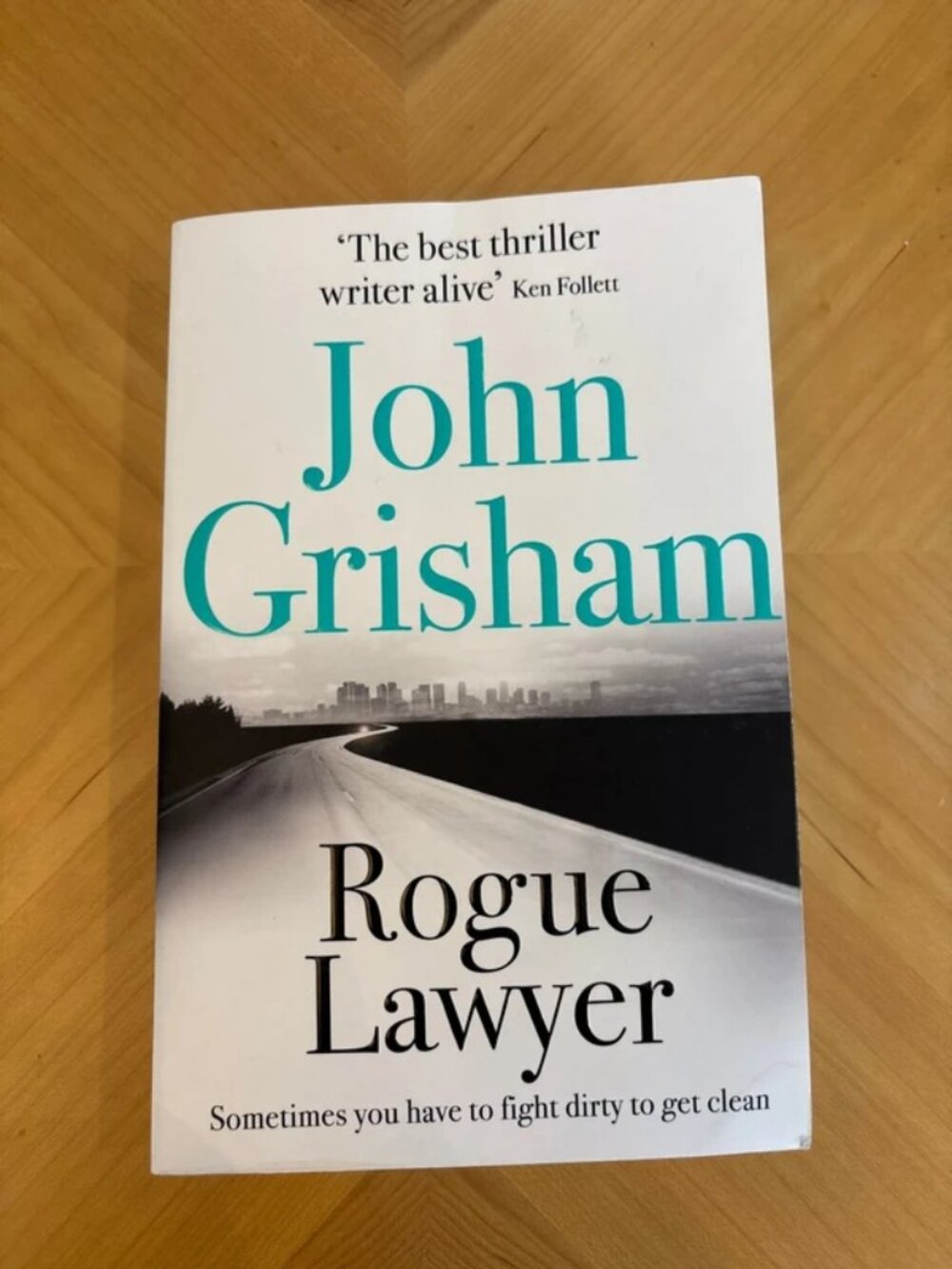 John Grisham - Rogue Lawyer